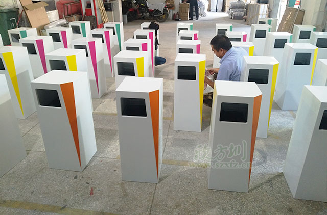 四川成都中國鐵建廣場(chǎng)室內(nèi)不銹鋼垃圾桶工廠生產(chǎn)圖