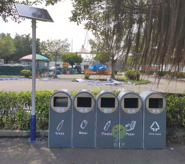 新款多分類果皮箱垃圾分類收集容器太陽能供電,智能滿溢功能通過平臺遠程終端提醒